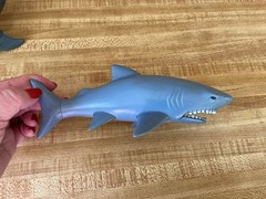 IT’S SHARK WEEK 🦈 CHOMPING Great White Sharks plastic toy figures BITE ACTION