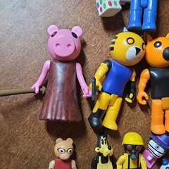 official Roblox PIGGY buildable action figures from Series 1 lot