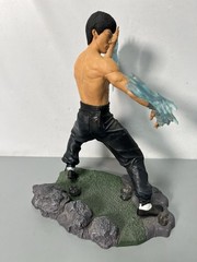 BRUCE LEE “Water” Gallery Diorama PVC statue Diamond Select CIB