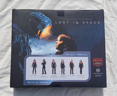 Lost in Space Will Robinson & Robot Walmart Exclusive Action Figure 2-Pack New