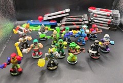 Legends of Akedo Ultimate Arcade Warriors 16 Figure 16 Controller Battle Lot