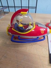 Bendos Space Ship with Figure Captain Bendo and 4 other figures 8B3