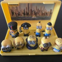 Minions Micro Playset New York NYC Case & 9 Figures Despicable Me Mixed Lot
