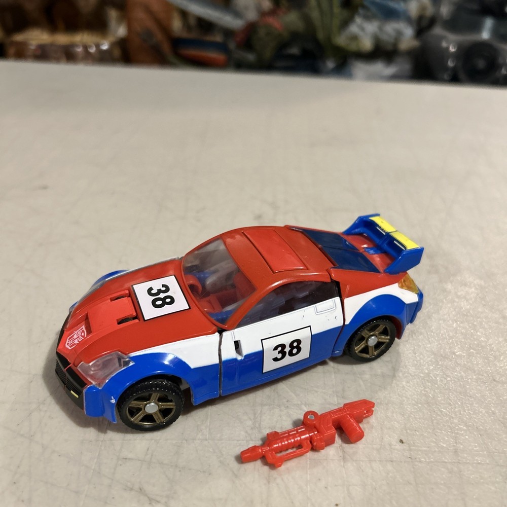 Transformers Universe Classics Deluxe Class Smokescreen Complete