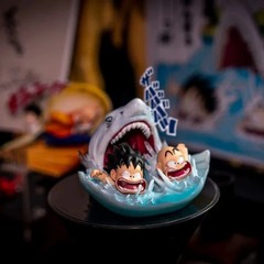 2.6in Anime Dragon Ball Z Son Goku Krillin Shark Water Escape Action Figure