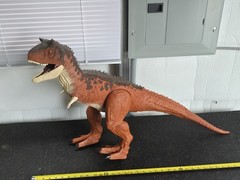 Jurassic World Super Colossal Carnotaurus Toro 39” Dinosaur Figure HBY86 Mattel