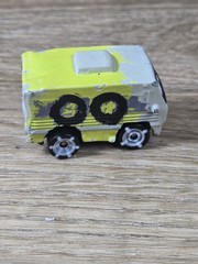 Disney Pixar Cars 3 Thunder Hollow Crazy Arvy Deluxe Diecast Mini 1.5 Inch -2016