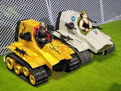 G.I. Joe DESTROs GOLD Tripple T With LEDs And Moving Threads 3.75″ Scale.