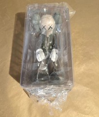 2017 KAWS Small Lie Companion Vinyl Figure Brown – New Sealed – Free Ship US