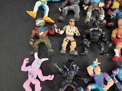 Fortnite Mini Action Figures approx 2 inches tall LOT of 20 mini figures