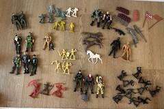 VTG Large Mixed Lot of Military & Other Action Figures & Accessories