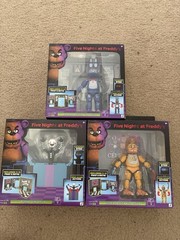 Jazwares FNAF Five Nights at Freddy’s Withered Bonnie, Chica Puppet Office Set!