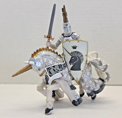 Papo Medieval Knight Action Figure Fantasy Cavalry Horse Unicorn Silver Gold