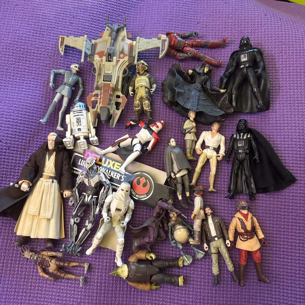 19 Vintage 1990s 2000s Star Wars Kenner/Hasbro Mixed Jedi Figures Bundle Lot
