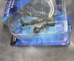 Pacific Rim Uprising Movie Titan Redeemer Figure Diamond Select Toys 2018