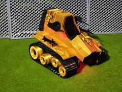 G.I. Joe DESTROs GOLD Tripple T With LEDs And Moving Threads 3.75″ Scale.