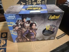 McFarlane Gold Label Movie Maniacs Fallout 3 pack Lucy Maximus Ghoul Amazon Exc