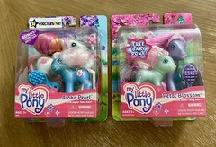 My Little Pony 2003 ALOHA PEARL BONUS BABY Bellaluna & Petal Blossom