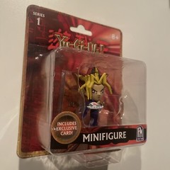 2020 Phat Mojo Series 1 YuGiOh ( Yami Yugi) Mini Figure exclusive Card