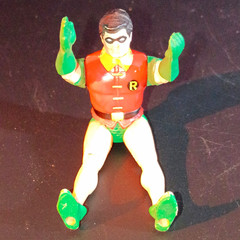 Robin Action Figure Plastic Red Green Yellow Costume w/ Beige Black Details