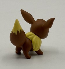 TOMY Nintendo Pokemon Eevee Pokémon Figure
