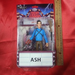 NECA Toony Terrors Evil Dead 2 – Ash Figure