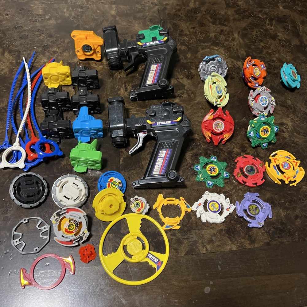 Vintage Beyblade Lot Original Plastic Gen Hasbro lot of beyblades
