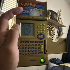 Pokemon Pokedex Deluxe Gold Edition 2001 Rare Vintage Collectable