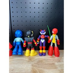 lot of 7 mega man toys