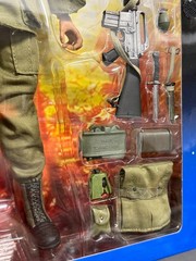 Platoon Action Figure – Charlie Sheen as Pvt. Chris Taylor 12” – Sideshow Toy