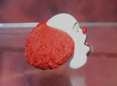 STEPHEN KING’S IT “WIDE EYES” PENNYWISE ACTION FIGURE HEAD (NECA ULTIMATES)