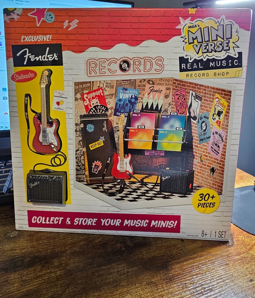 -Mga Miniverse Real Music Record Shop With Exclusive Fender-In Hand