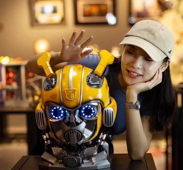 New 1:1 Wearable Mask Killerbody Bumblebee Helmet Voice Control Xmas Gifts
