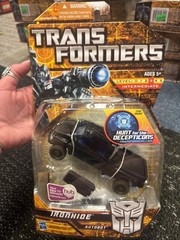 2009 HASBRO TRANSFORMERS IRONHIDE AUTOBOT HFTD BRAND NEW