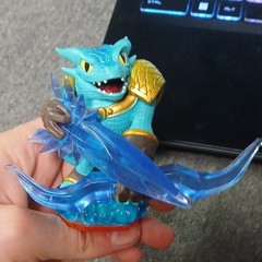 Skylanders Franchise Blue Dragon Figure Toy w/ Blue Weapon, Plastic