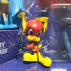 Looney Tunes Mash-Up Pack Super Heroes Series with Five Characters.