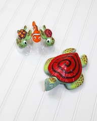 Vintage finding Nemo auction figure squirtin surprise bath toy set New