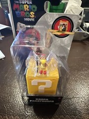 Jakks Pacific Super Mario Bros Movie Goomba 1.25 in Mini Figure + Question Block