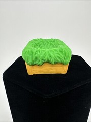 PETIT PANIER RECOUVERT D HERBE POUR ACCUEILLIR FIGURINE ANIMALE…53