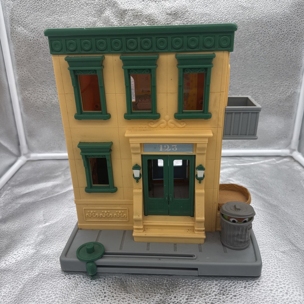 Sesame Street 2010 Mr. Hoopers Store 123 Neighboourhood Playset No Figures