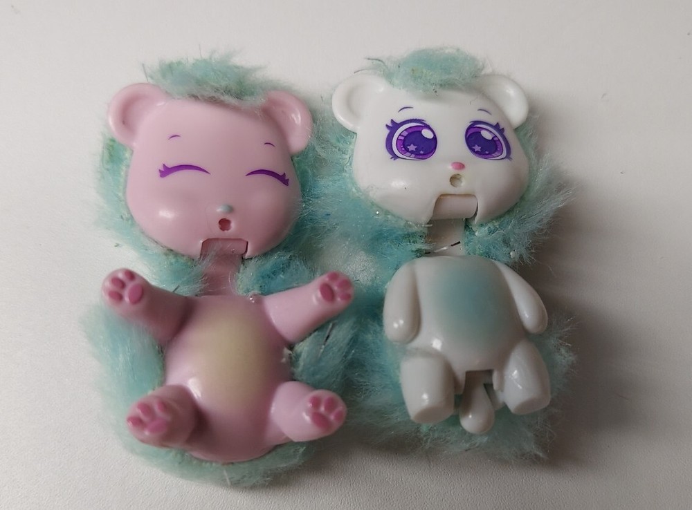 Scruff-a-Luv Vet Surprise Mini Figures Moose Toys Pink And White Glitter Fur