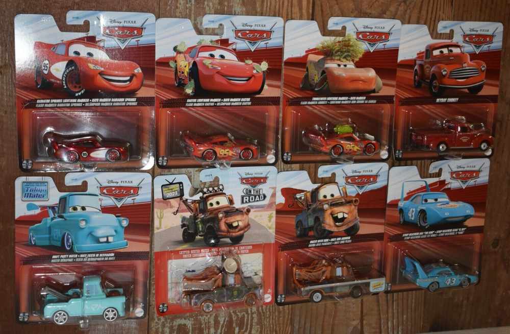 HUGE LOT OF LIGHTNING MCQUEEN, TOW-MATER & OTHER PIXAR CARS LMQ