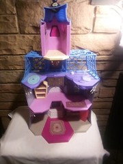 Disney Jr. Vampirina Scare B&B Doll Mansion Castle Play House Only. 27x15x11