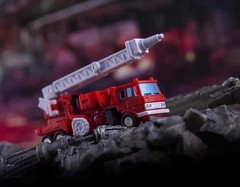Dr Wu Customs DW-E24 Inferno Firefighters Mini G1 Extrme Warfare Action Figure