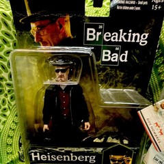 Breaking Bad 2 Figures Empty bottle signed by Bryan Cranston and Rolling Stone!