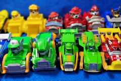 Paw Patrol Car Lot 18 Die Cast & Plastic Vehicles W Drivers Nickelodeon Toys