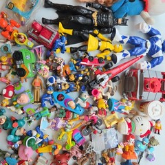 Massive Mixed Lot Of 90+ Toys Action Figures Toy Various Brands And Ages