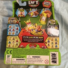 Moose Enterprise Ultimate Fighting Trashies Action Figure Spin Bin Launcher