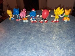 Jakks Pacific Sonic Figure lot 2.5in (7 figures) All In Mint Condition!
