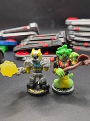 Legends of Akedo Ultimate Arcade Warriors 16 Figure 16 Controller Battle Lot